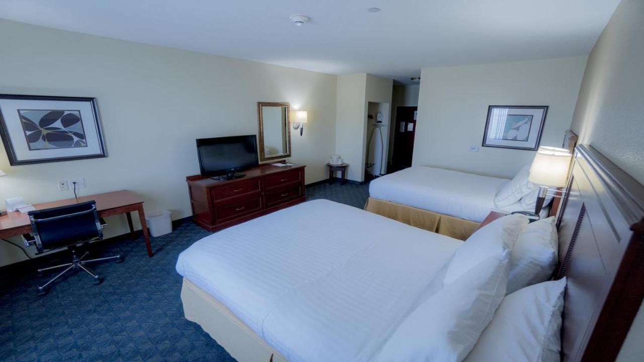 Holiday Inn Express Hotel & Suites Pampa, An Ihg Hotel Room photo